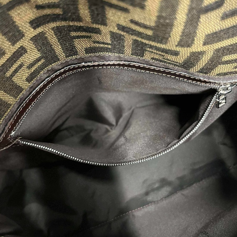 Fendi Zucca Mamá Baguette - Picture 16 of 16